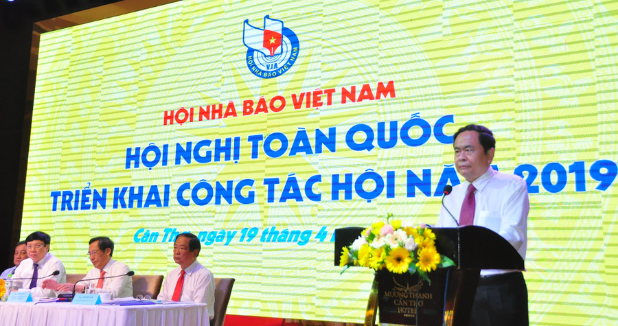 Đồng chí Trần Thanh Mẫn - Bí thư Trung ương Đảng, Chủ tịch Ủy ban Trung ương MTTQ Việt Nam phát biểu tại Hội nghị