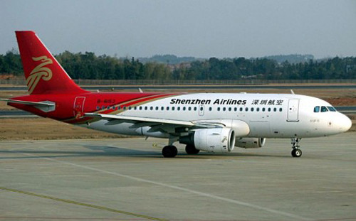 Sự việc xảy ra trên chuyến bay của của hãng Shenzhen Airlines khởi hành từ Nam Kinh tới Quảng Châu. Ảnh: SCMP. hanh-khach.jpg