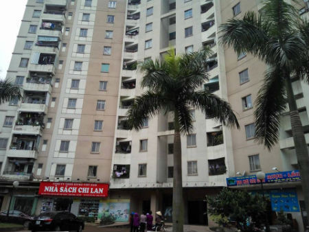 Hà Nội: Cháu bé 7 tuổi rơi từ tầng 11 chung cư tử vong - Ảnh 1 Ha Noi: Chau be 7 tuoi roi tu tang 11 chung cu tu vong - Anh 1