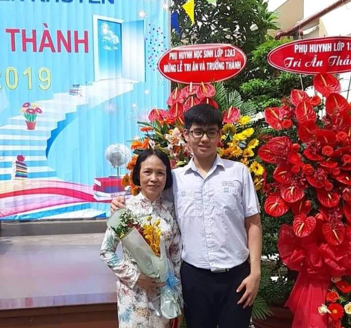 Anh Nguyên đạt 28.7 điểm 3 môn Toán, Hóa, Sinh. Ảnh: NVCC