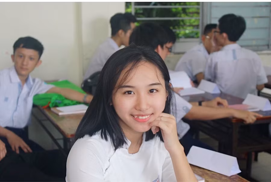 Thí sinh Lê Thị Diệu Hương đạt điểm 10 môn Hóa duy nhất tại TP.HCM 