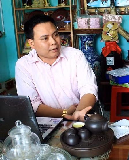 Chuyện tình cổ tích của lương y ngồi xe lăn và cô gái xinh đẹp làng Chuông - Ảnh 1