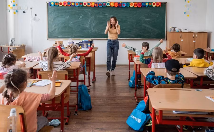 Học sinh sẽ chỉ có thể trở lại trường nếu nhà trường thực hiện tất cả các biện pháp an ninh. Ảnh: NPR