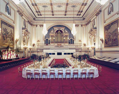 Khám phá hậu trường tổ chức tiệc tại Điện Buckingham ảnh 1