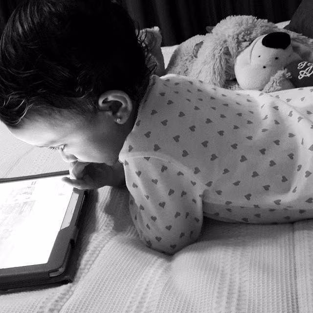 Theo chân sao: Vợ Rooney diện bikini khoe bụng bầu