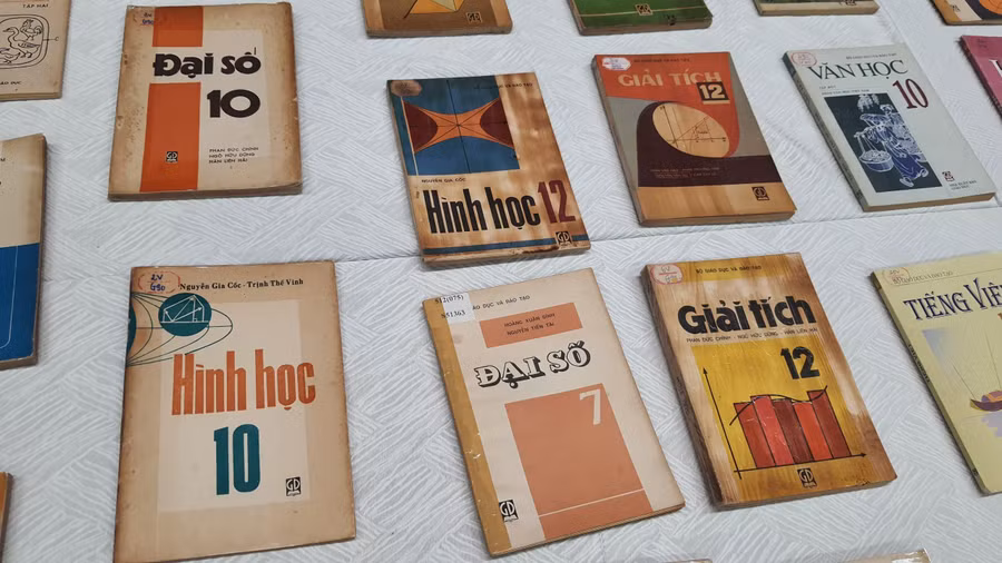 Việc tái sử dụng sách giáo khoa là cần thiết với bất kể nền giáo dục nào.