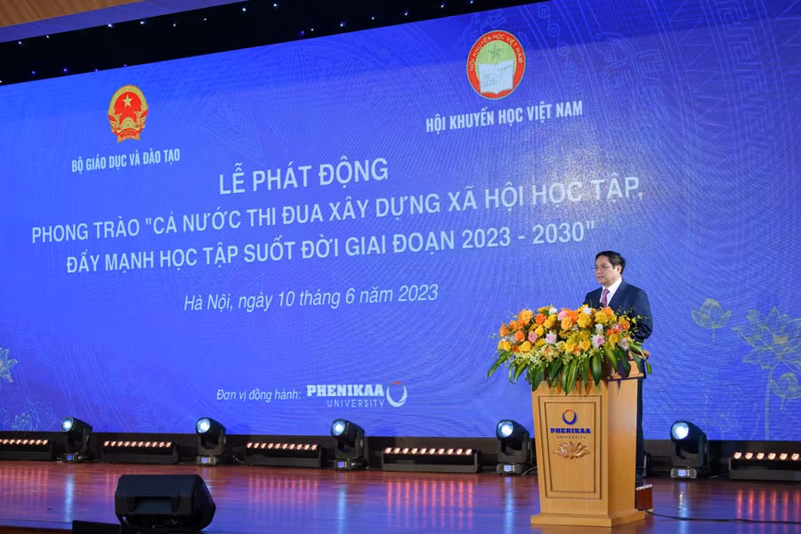 Thủ tướng Phạm Minh Chính phát động Phong trào “Cả nước thi đua xây dựng xã hội học tập, đẩy mạnh học tập suốt đời giai đoạn 2023 - 2030”.