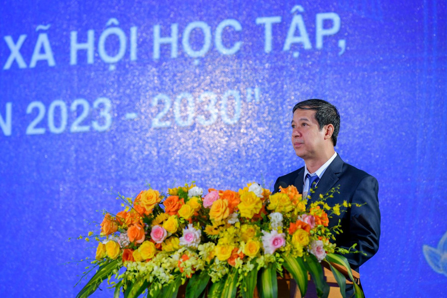 Bộ trưởng Bộ GD&ĐT Nguyễn Kim Sơn phát biểu hưởng ứng phát động của Thủ tướng Chính phủ. Bộ trưởng Bộ GD&ĐT Nguyễn Kim Sơn phát biểu hưởng ứng phát động của Thủ tướng Chính phủ.