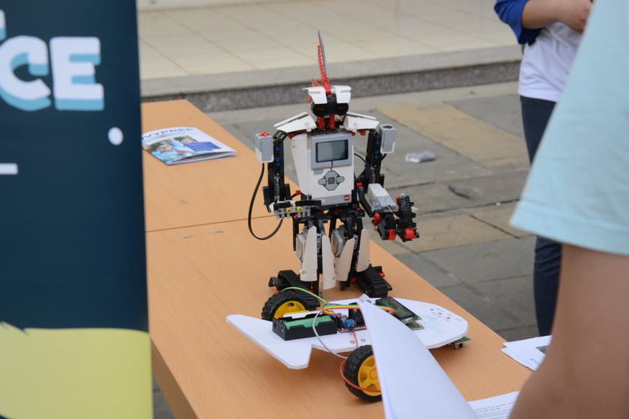 Robot thăm dò, đến từ CLB SPC