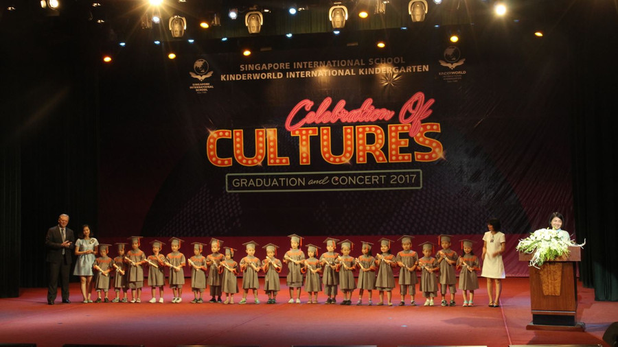 Được biết, Lễ trao giải thưởng và Biểu diễn văn nghệ năm nay được tổ chức cho hơn 1.500 học sinh từ mẫu giáo đến dự bị đại học vào ngày 20/6 tại Trung tâm Nghệ thuật Âu Cơ và ngày 21/6 tại Trung tâm Hội nghị Quốc gia Hà Nội.