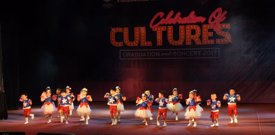 Đây là sự kiện thường niên do Tập đoàn Giáo dục KinderWorld tổ chức với mong muốn tạo điều kiện tốt nhất cho sự phát triển toàn diện của các em học sinh.