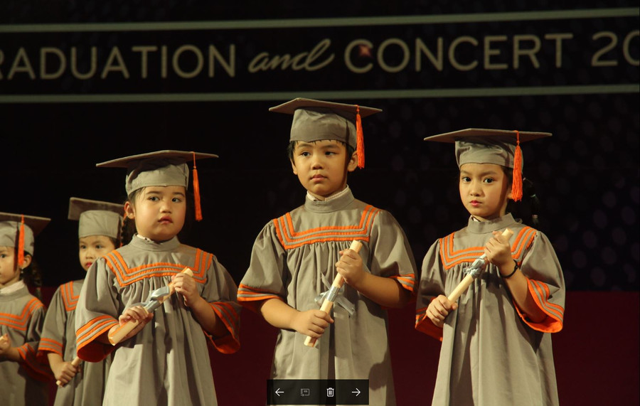 Năm nay Tập đoàn Giáo dục Quốc tế KinderWorld vinh danh 124học sinh từ cấp Tiểu học đến Trung học tại các Trường Quốc tế Singapore tại Hà Nội đã có thành tích học tập xuất sắc trong năm học 2016 – 2017.