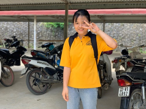 Thí sinh Nguyễn Ngọc Anh tươi vui trước giờ thi môn Toán Thí sinh Nguyễn Ngọc Anh tươi vui trước giờ thi môn Toán