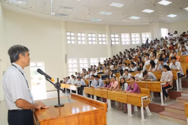 Tăng đáng kể tỉ lệ giảng viên có trình độ tiến sĩ