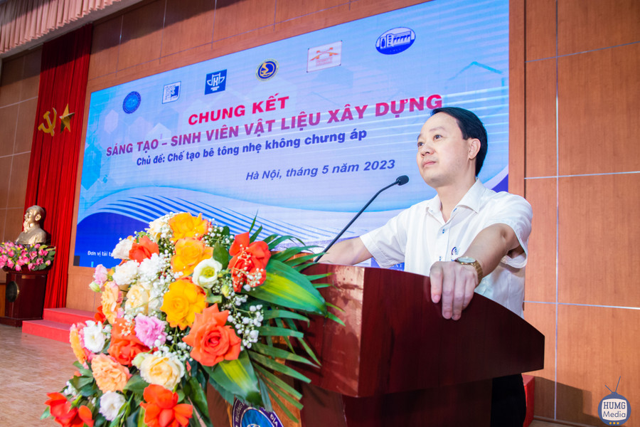 PGS.TS Triệu Hùng Trường, Phó Hiệu trưởng Trường ĐH Mỏ - Địa chất phát biểu. PGS.TS Triệu Hùng Trường, Phó Hiệu trưởng Trường ĐH Mỏ - Địa chất phát biểu.