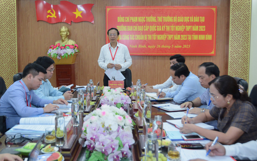 Thứ trưởng Phạm Ngọc Thưởng phát biểu tại buổi làm việc với Sở GD&ĐT tỉnh Ninh Bình. Thứ trưởng Phạm Ngọc Thưởng phát biểu tại buổi làm việc với Sở GD&ĐT tỉnh Ninh Bình.