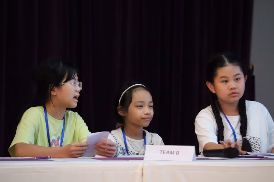 Đội The Guardian Owls chiến thẳng gồm 3 thí sinh: Đỗ Minh Châu, Nguyễn Nhật Dương và Nguyễn Hà Linh.