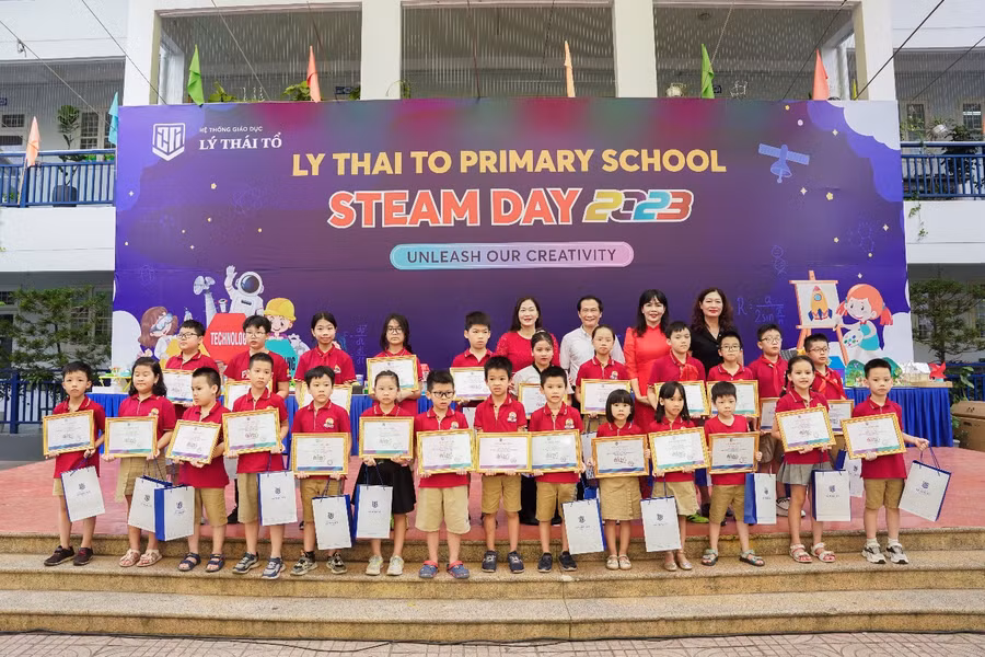 25 cá nhân đạt giải thưởng cho các sản phẩm steam xuất sắc nhất.