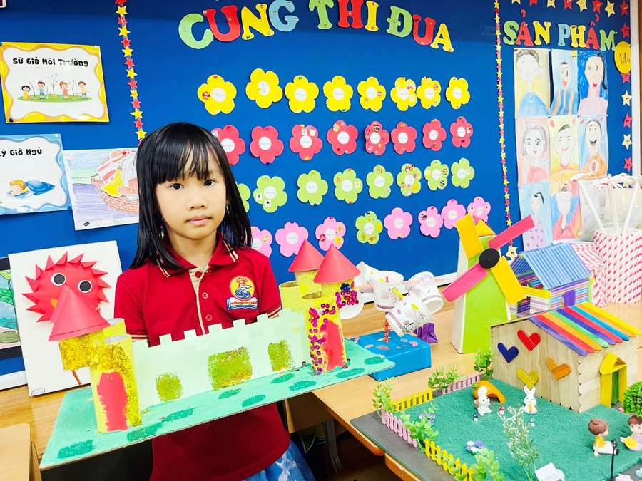 Thu Hồng và sản phẩm “Lâu đài mơ ước”.