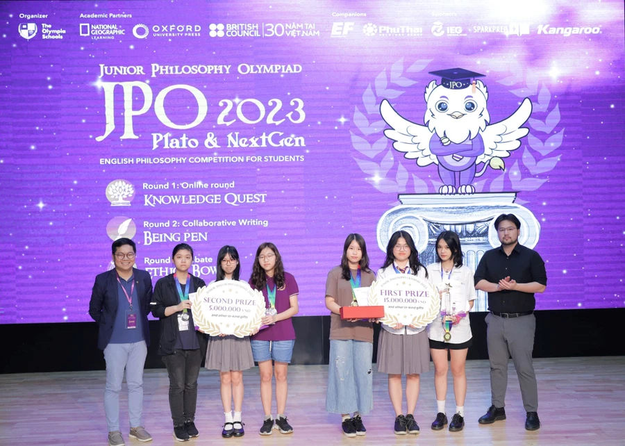 Hai đội giành nhất, nhì JPO 2023 (bảng Olympia dành cho học sinh lớp 7 - 9).