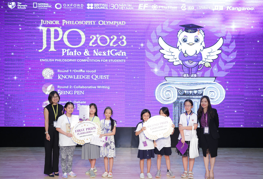 Hai đội giành nhất, nhì JPO 2023 (bảng Griffin dành cho học sinh lớp 4 - 6). Hai đội giành nhất, nhì JPO 2023 (bảng Griffin dành cho học sinh lớp 4 - 6).