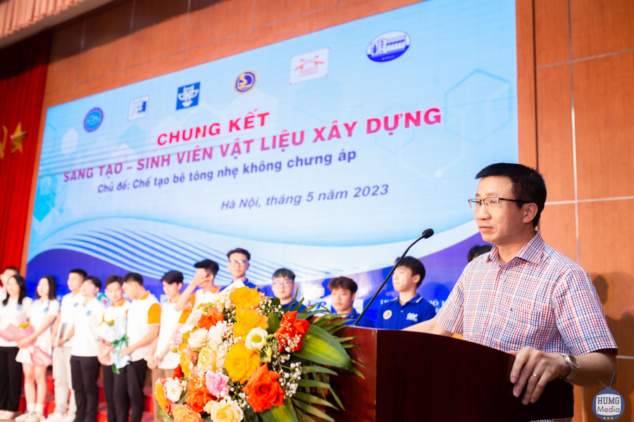 TS. Vũ Thanh Bình, Phó vụ trưởng- Vụ Khoa học công nghệ và môi trường, Bộ GD&ĐT phát biểu. TS. Vũ Thanh Bình, Phó vụ trưởng- Vụ Khoa học công nghệ và môi trường, Bộ GD&ĐT phát biểu.