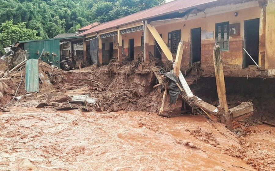 Trận lũ kinh hoàng tháng 8/2020 đi qua Trường PTDTBT Tiểu học Nậm Nhừ.