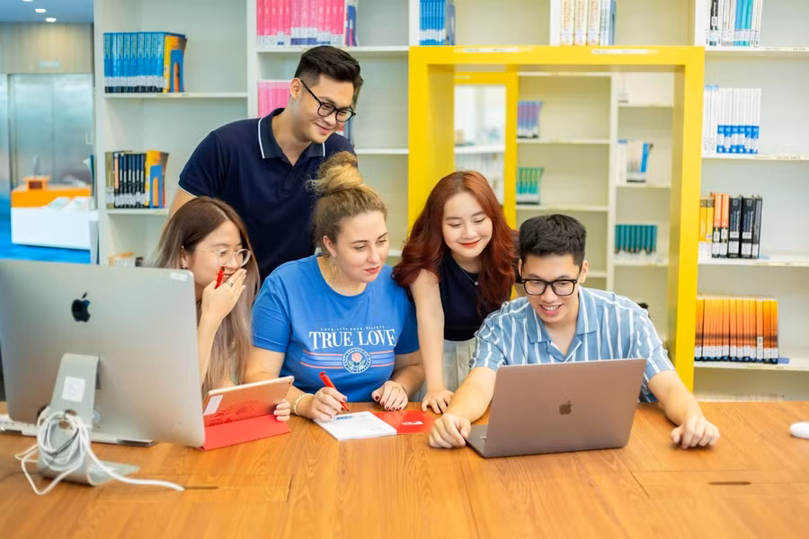 BUV tiên phong cho phép sinh viên sử dụng AI trong học tập.