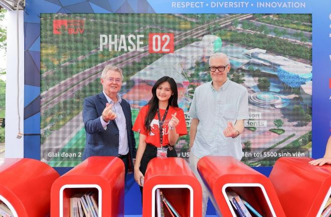 Duyên cố gắng duy trì việc học và chuẩn bị hồ sơ học bổng vào BUV (Nguồn: BUV) Duyên cố gắng duy trì việc học và chuẩn bị hồ sơ học bổng vào BUV (Nguồn: BUV)