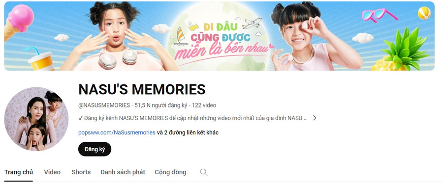 Kênh YouTube “Gia đình Giang Hồ” cũng đã âm thầm được đổi sang tên 2 con gái. Kênh YouTube “Gia đình Giang Hồ” cũng đã âm thầm được đổi sang tên 2 con gái.