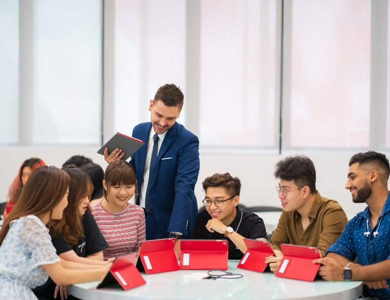 Sinh viên được trang bị các kiến thức cần thiết khi học tập tại BUV. Sinh viên được trang bị các kiến thức cần thiết khi học tập tại BUV.