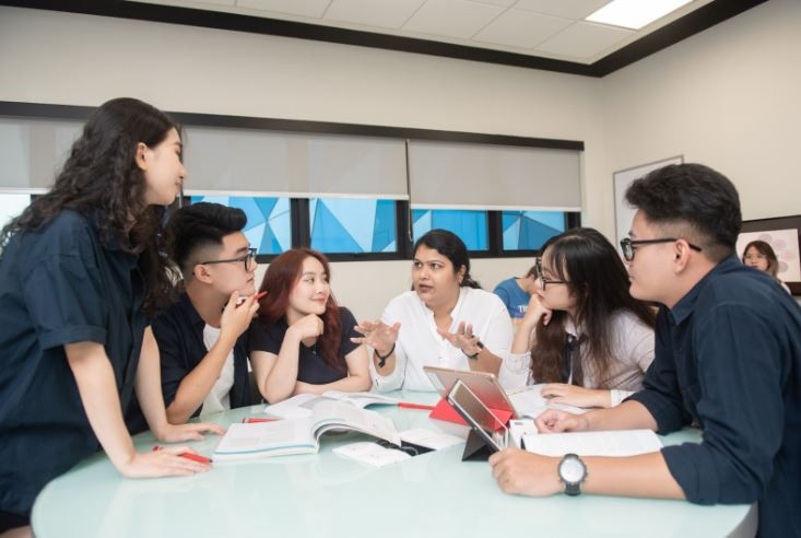 Người học cần sớm lựa chọn môi trường giáo dục phù hợp để đáp ứng được nhu cầu tuyển dụng nhóm ngành kinh tế. Người học cần sớm lựa chọn môi trường giáo dục phù hợp để đáp ứng được nhu cầu tuyển dụng nhóm ngành kinh tế.