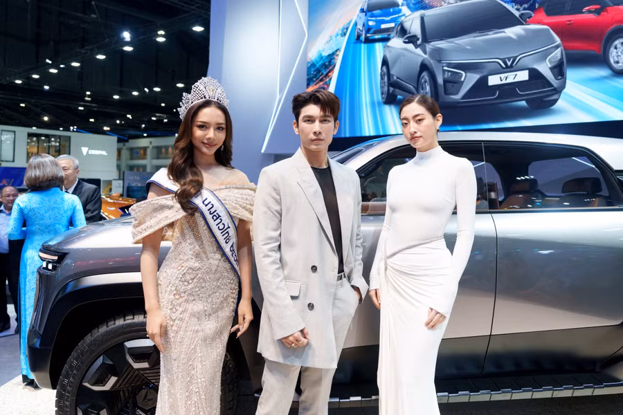 Lương Thùy Linh hội ngộ nam thần và hoa hậu Thái Lan.