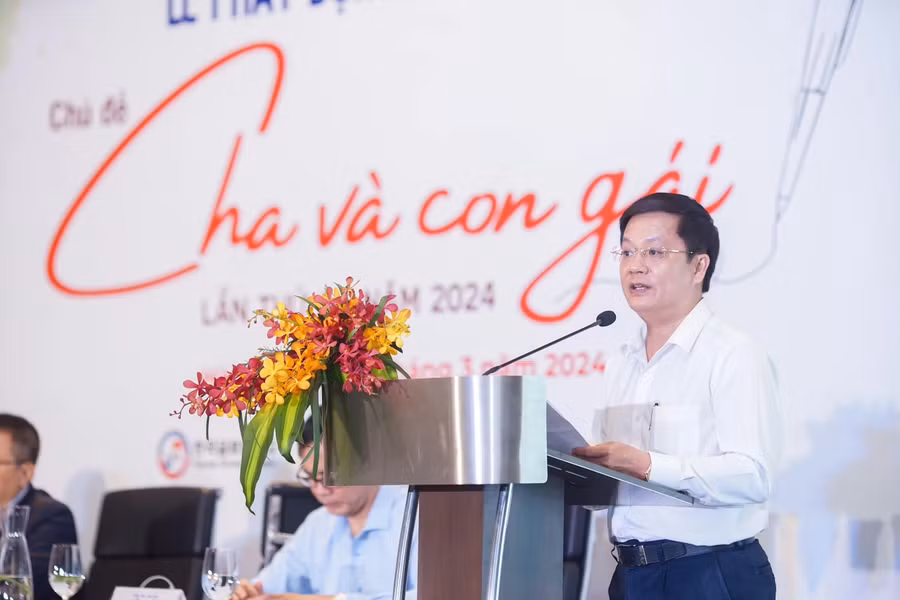 Ông Hồ Minh Chiến - Tổng Biên tập Tạp chí Gia đình Việt Nam, Trưởng Ban Tổ chức cuộc thi phát biểu tại buổi lễ.