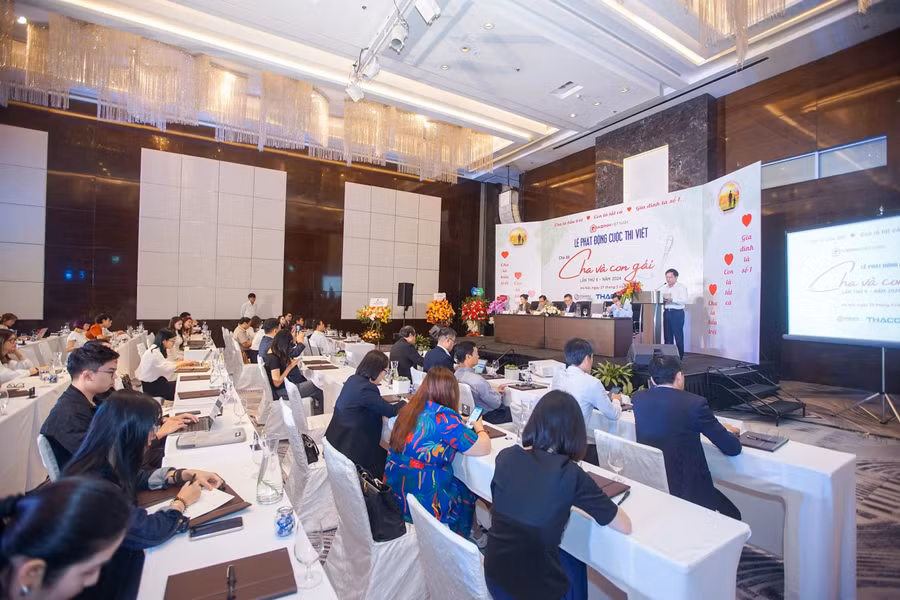 Buổi lễ thu hút đông đảo lãnh đạo và các cơ quan báo chí tham dự.