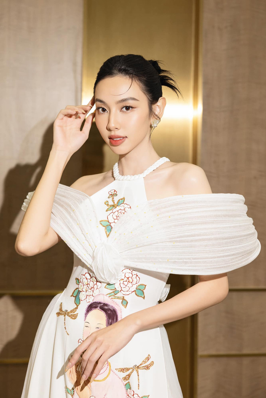 Hoa hậu Nguyễn Thúc Thùy Tiên xác nhận việc mua cổ phần của Hoa hậu Hòa bình Quốc tế.