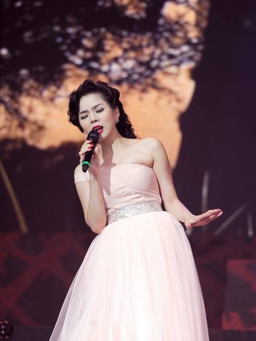 Lệ Quyên hát thêm show vì cháy vé, nhạc sĩ Phú Quang hủy show - Ảnh 2