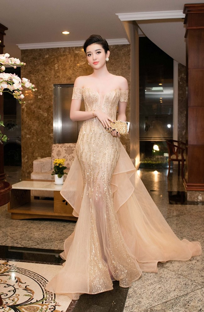 Mỹ nhân Việt "cướp" mọi ánh nhìn với khoảng hở tinh tế ảnh 15 Mỹ nhân Việt "cướp" mọi ánh nhìn với khoảng hở tinh tế ảnh 15