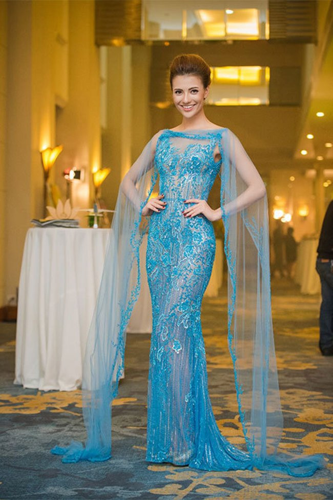 Mỹ nhân Việt "cướp" mọi ánh nhìn với khoảng hở tinh tế ảnh 4 Mỹ nhân Việt "cướp" mọi ánh nhìn với khoảng hở tinh tế ảnh 4