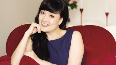 Một Vân Dung đằm thắm, dịu dàng ở ngoài đời