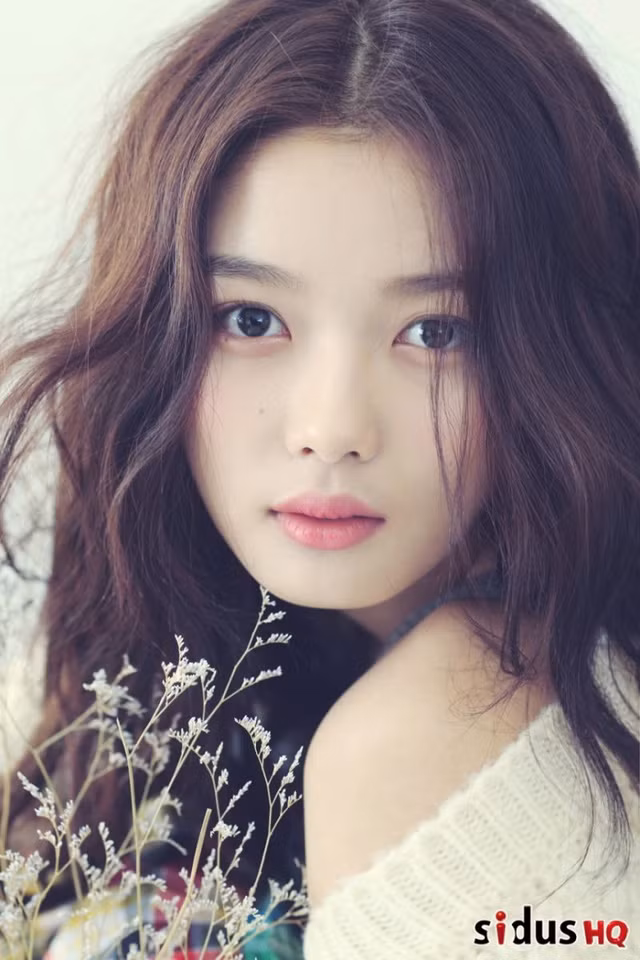 Ngây ngất với vẻ đẹp của Kim Yoo Jung - tiểu tiên nữ xứ Hàn ảnh 1
