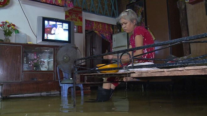 Người Sài Gòn bất lực nhìn triều cường "nuốt" nhà ảnh 1