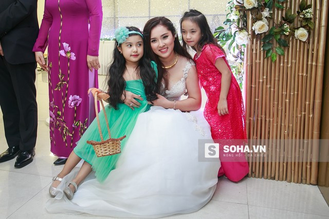 Hôm nay, Bảo Trâm Idol bất ngờ tổ chức đám cưới ảnh 10 Bảo Trâm cùng 2 phù dâu nhí.