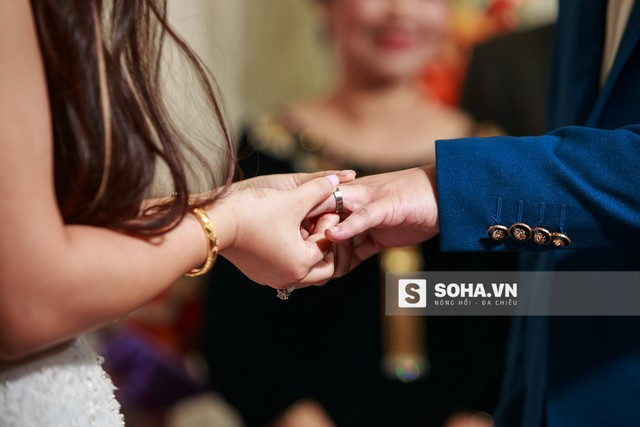 Hôm nay, Bảo Trâm Idol bất ngờ tổ chức đám cưới ảnh 15 Cặp đôi Hải Linh - Bảo Trâm trao nhẫn cưới cho nhau.