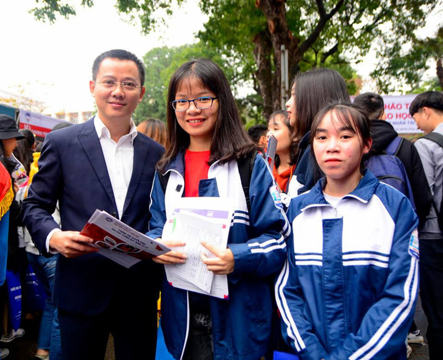 TS Cao Xuân Liễu tham gia tư vấn tuyển sinh, hướng nghiệp