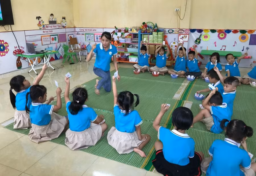 Cô trò Trường Mầm non Yên Ninh (TP Yên Bái, tỉnh Yên Bái). Ảnh: TG