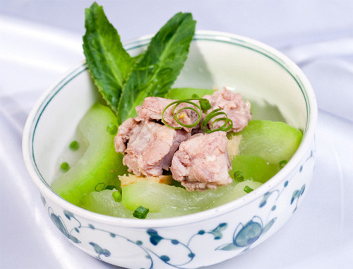 Bí đao chọn bí già sẽ ngọt hơn bí đao non. ăn