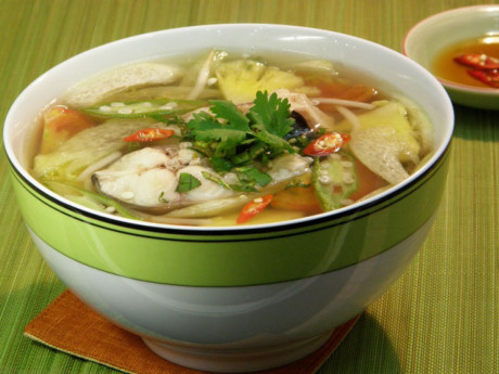 Cách nấu canh chua cá lóc thanh mát thơm ngon nhất - Ảnh 1 Cach nau canh chua ca loc thanh mat thom ngon nhat - Anh 1