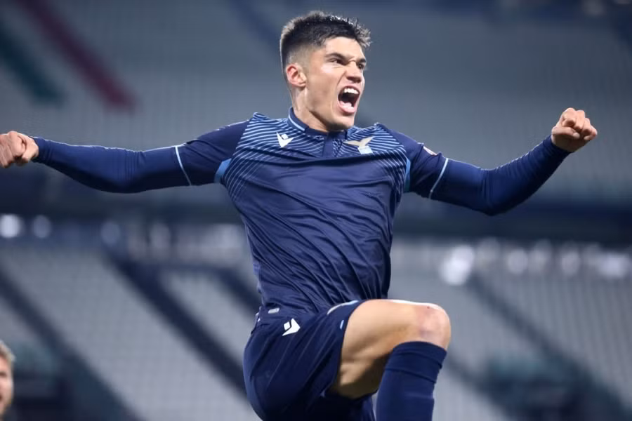 Joaquín Correa ghi bàn mở tỉ số từ sai lầm của Kulusevski bên phía Juventus (Ảnh: Getty).