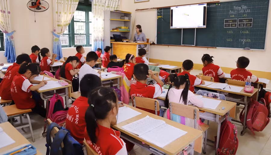 Tiết học Tiếng Việt của các em học sinh trường tiểu học Yên Đổ I (huyện Phú Lương)